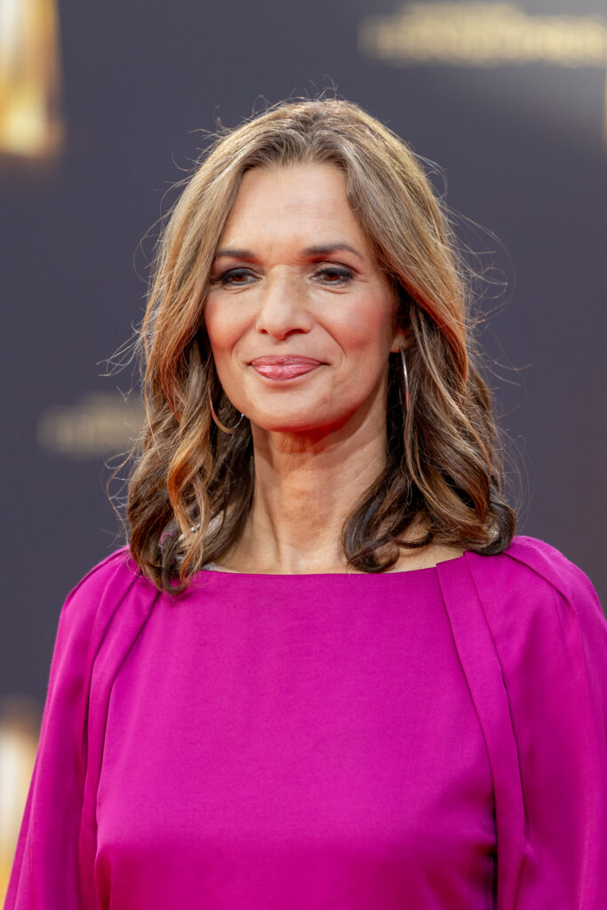 Mit wem ist Julia-Niharika Sen verheiratet - RegularNews